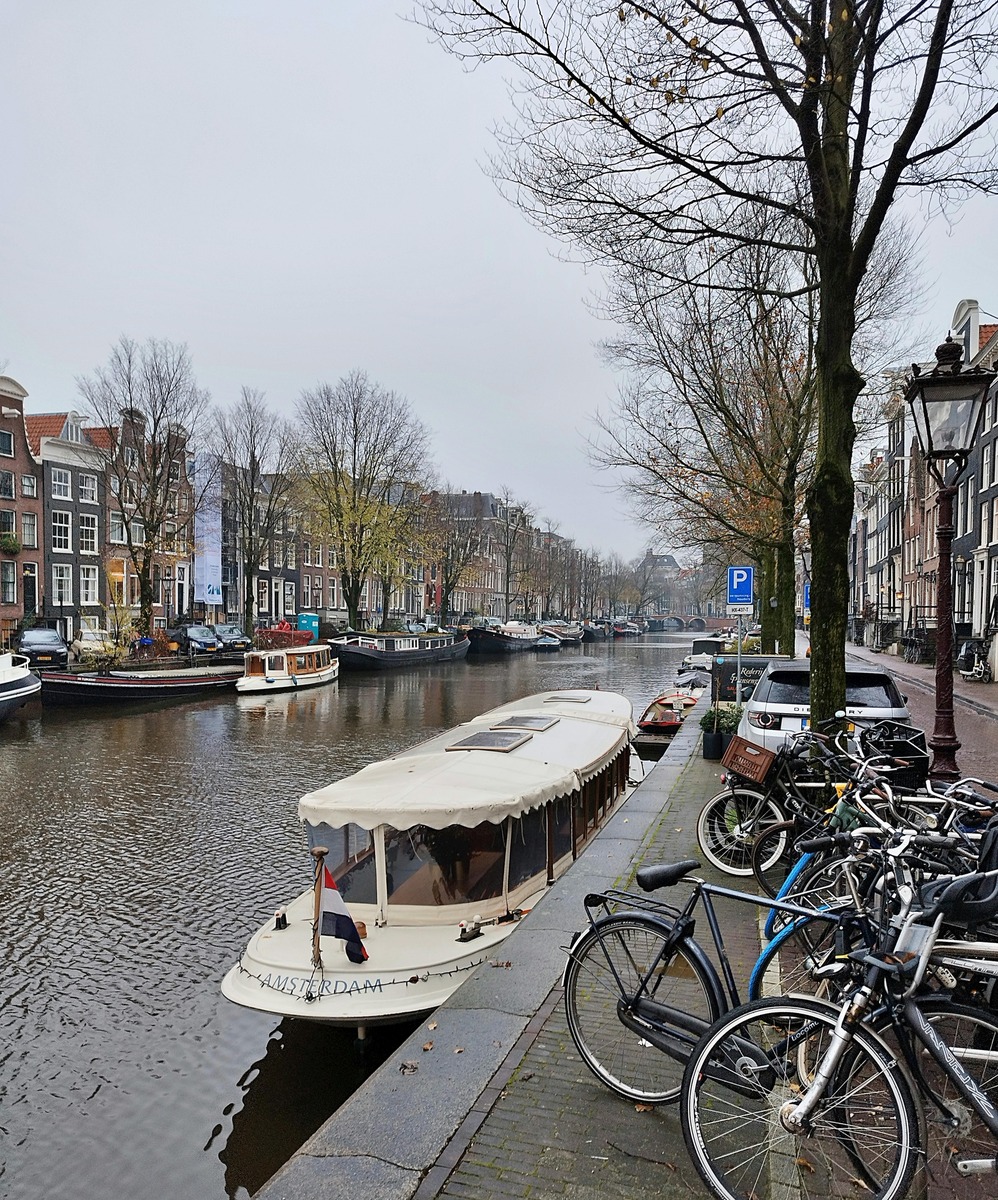 Netherlands Canal - VPS Hosting Location